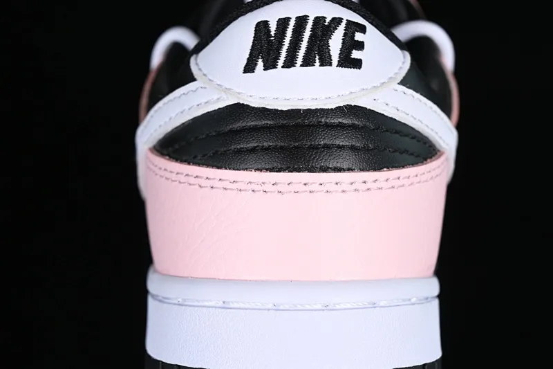 All Categories Nk SB Dunk Series Nk SB Dunk Low Low-top Sneakers Nk Dunk Low Reverse Barbie Black Pink SB Strappy Low-top Casual Sneakers FD1232-001